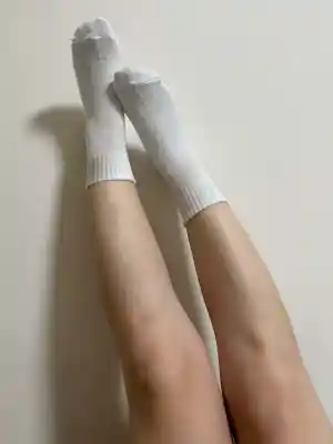 溫妮 － 原味襪子 中筒襪 白色