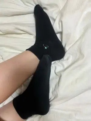 溫妮 － 原味襪子 黑色 中筒襪