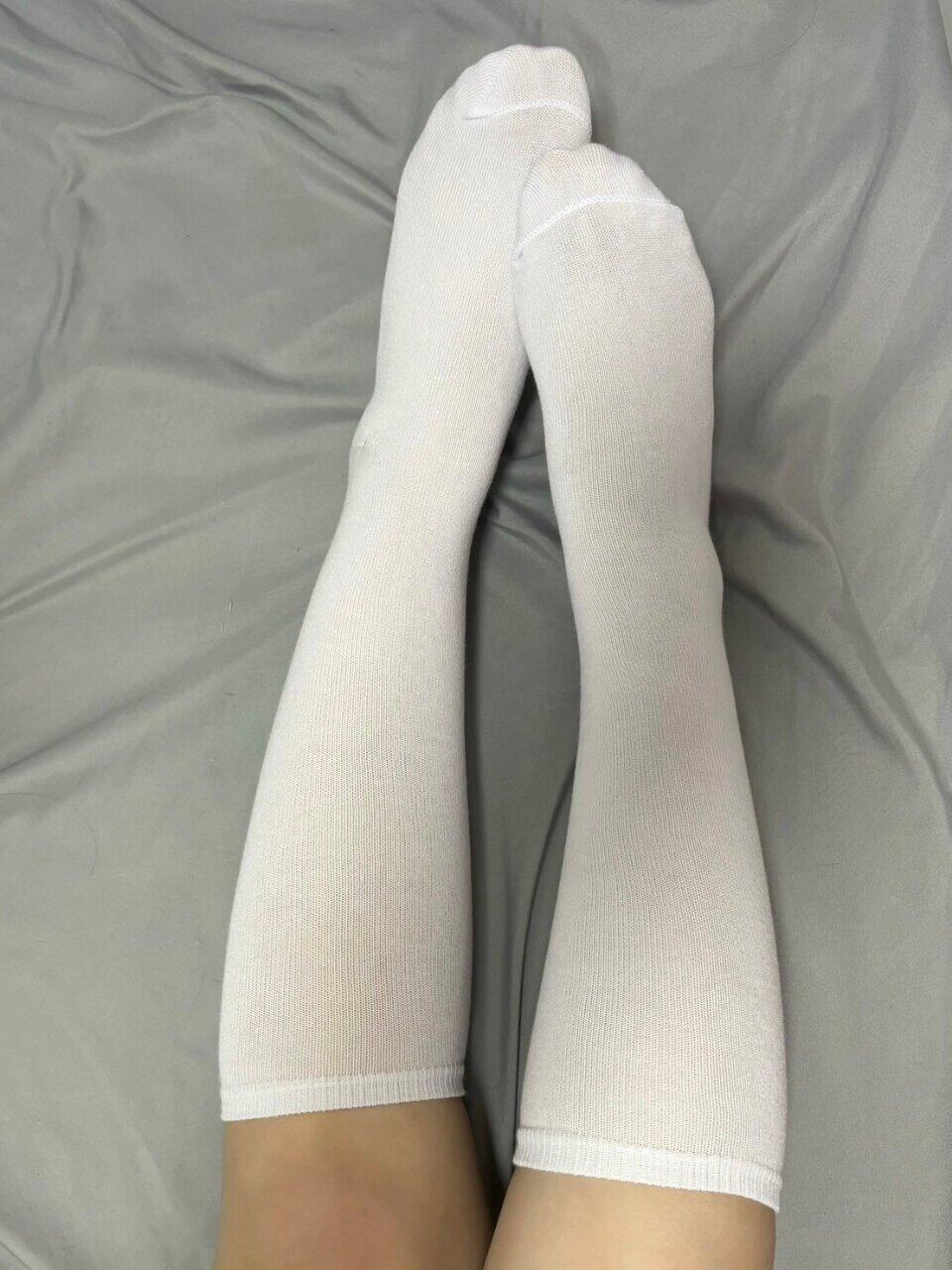 Winnie - Socks Fetish Knee Socks Uniform Socks White