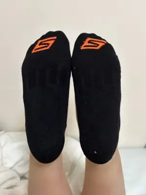 溫妮 － 原味襪子 隱形襪 紅色Logo