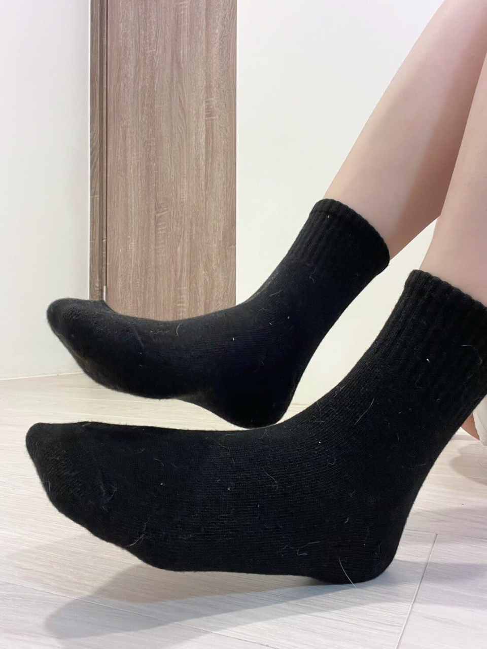 芸芸 － 原味襪子 日常襪子 黑色中筒襪