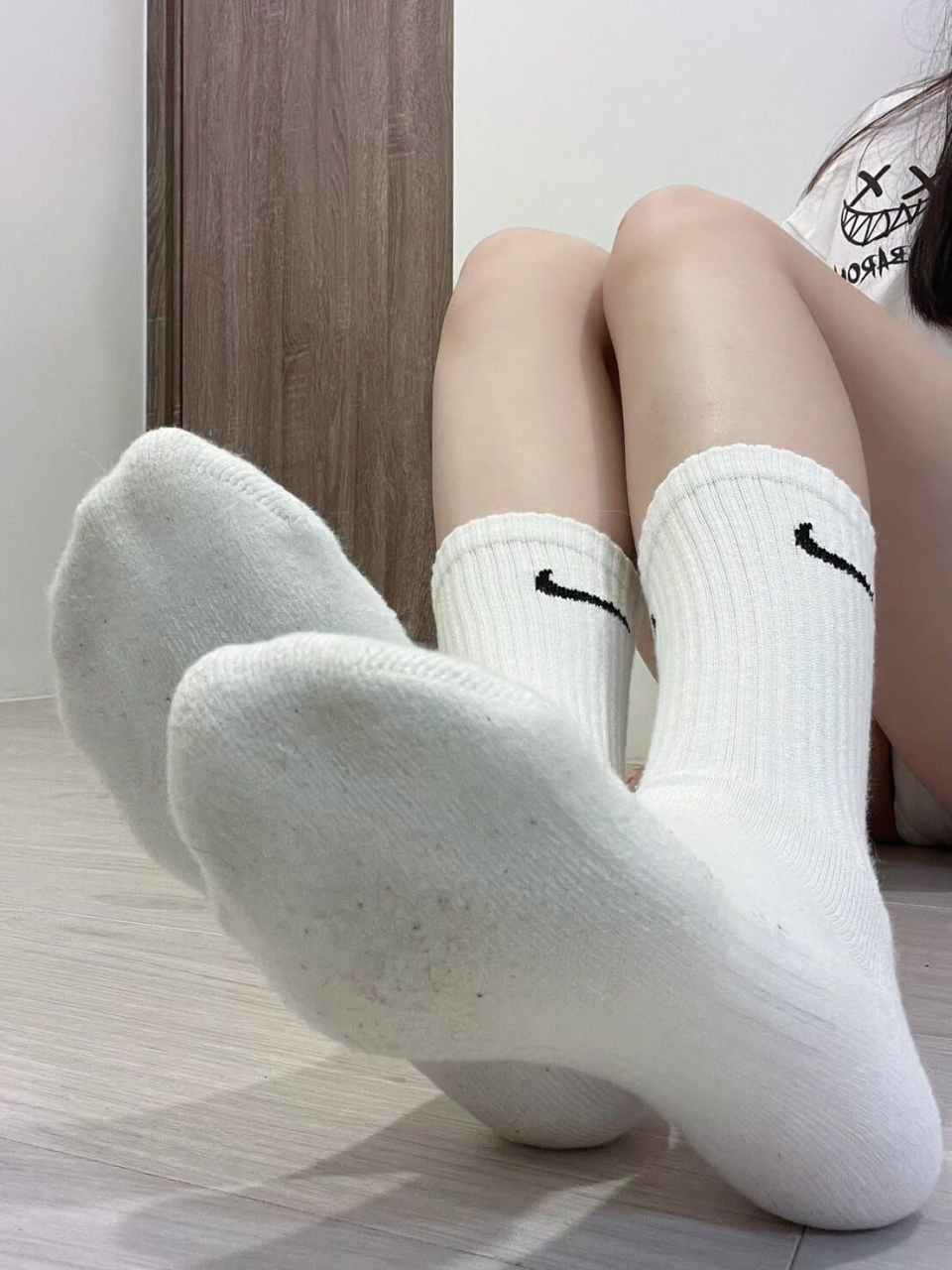 芸芸 － 原味襪子 Nike 白色小腿襪 厚底