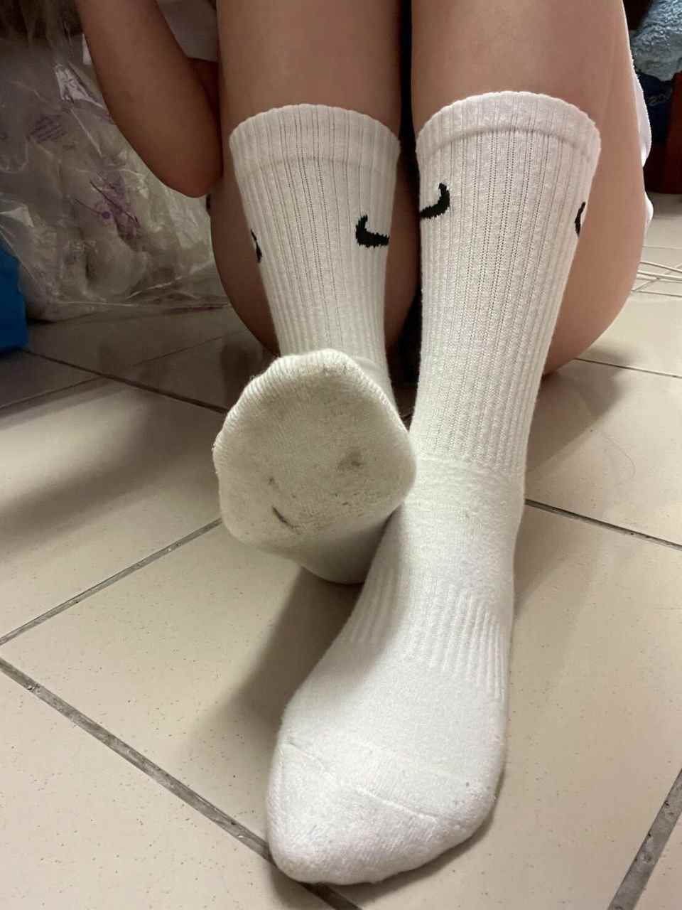 芸芸 － 原味襪子 Nike 白色小腿襪 厚底