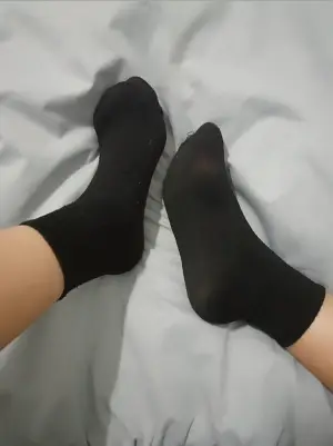 悅悅 － 原味襪子 黑色中筒襪