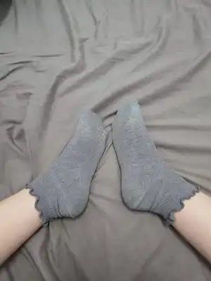 凜蒼 － 原味襪子 日系花邊 灰色中筒襪