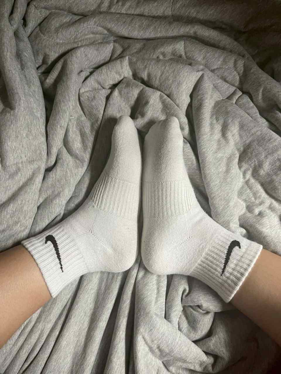 默默 － 原味襪子 白色 Nike襪 中筒襪 厚底