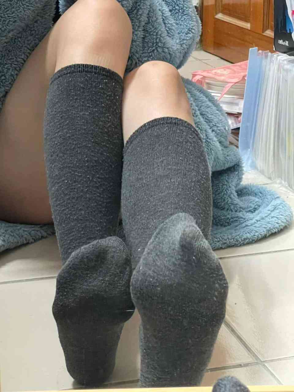S01700408_1 Yun – Worn Socks Gray Knee Socks School Socks