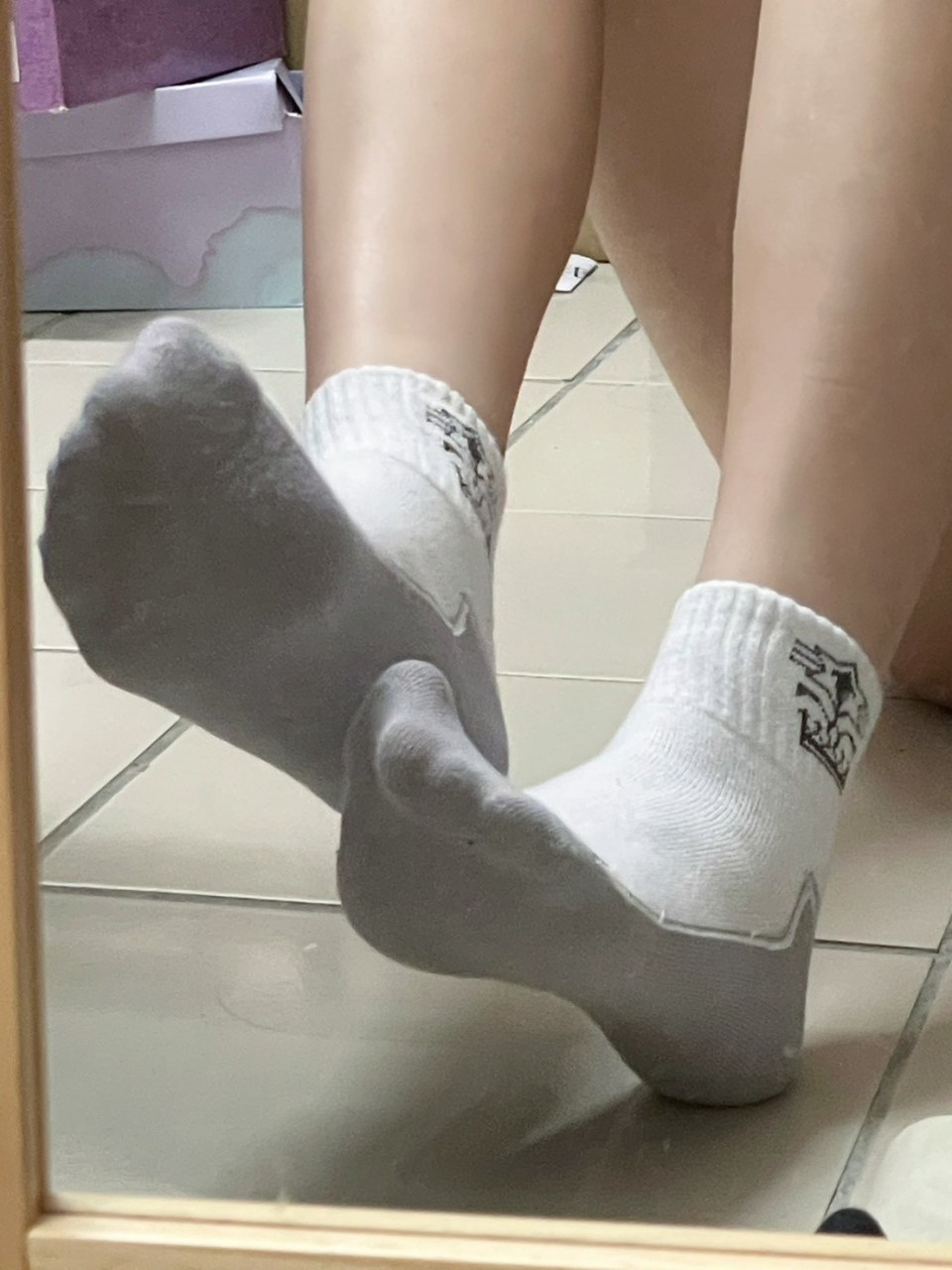 S01700801_1 Yun - Worn Socks SMGSH School Logo Socks