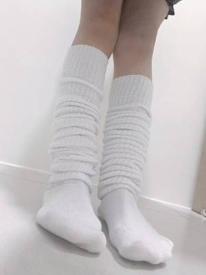 Nori - Worn Socks White Puffy Socks Knee Socks