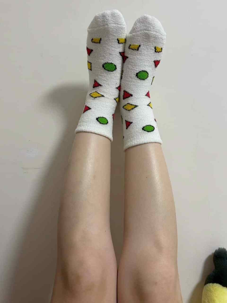 溫妮 － 原味襪子 蠟筆小新圖案 中筒襪