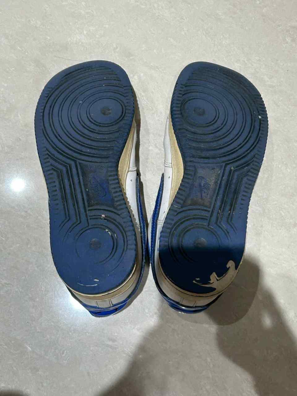 小智 － 原味鞋子 Nike Air Force 藍白色 24cm