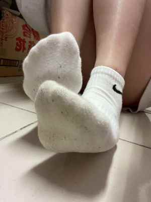 S01700903_1 芸芸 - 原味襪子 Nike襪 白色中筒襪