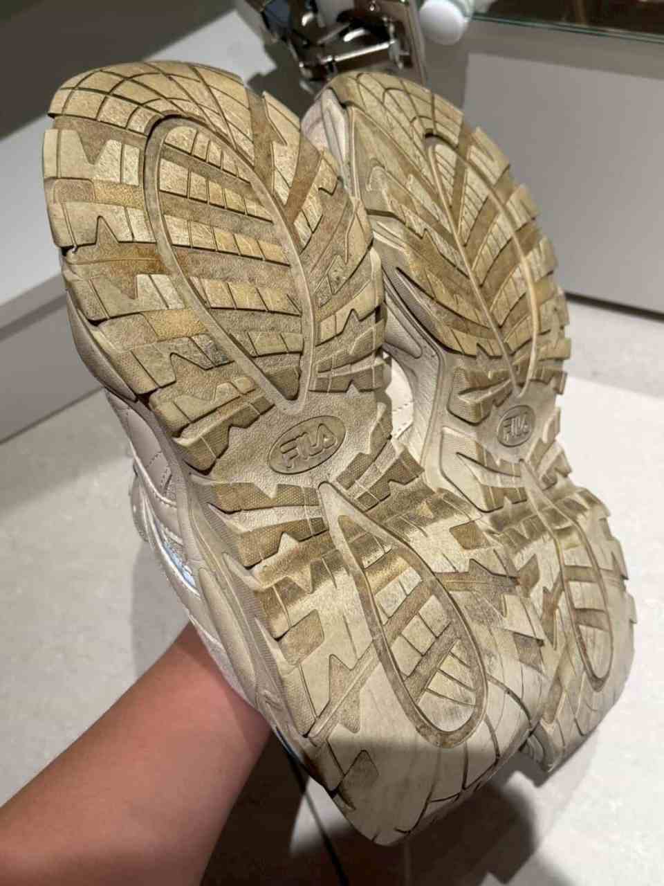 小智 － 原味鞋子 FILA 厚底運動鞋 老爹鞋 米色 26CM