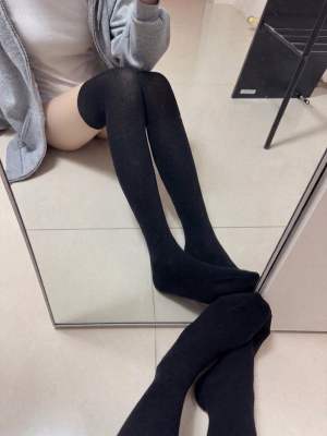 S02800502 妍妍 - 原味襪子 黑色膝上襪 過膝襪