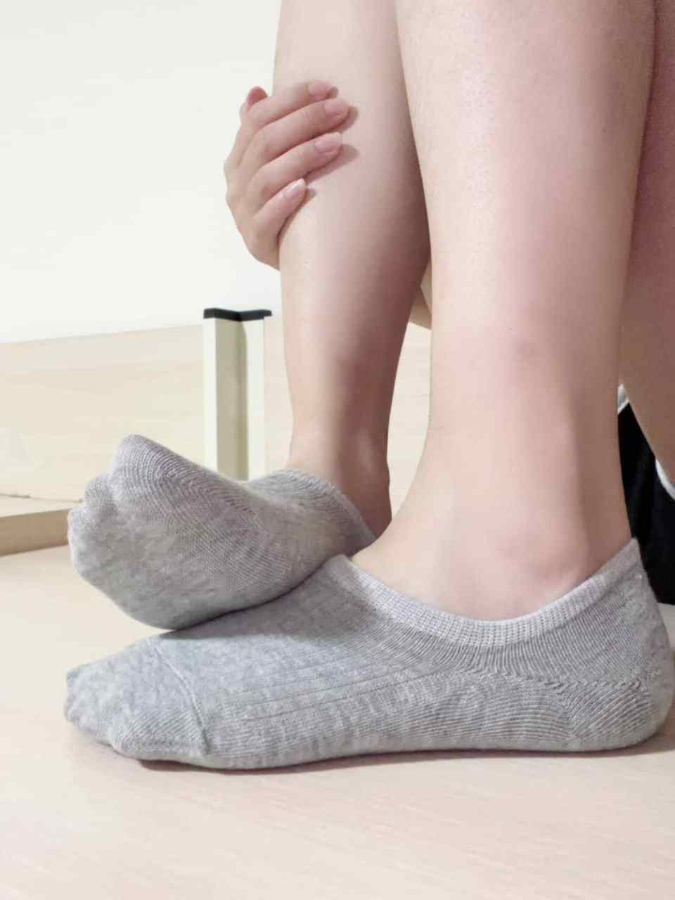 Yuii - Worn Socks Stripe Gray Ped Socks