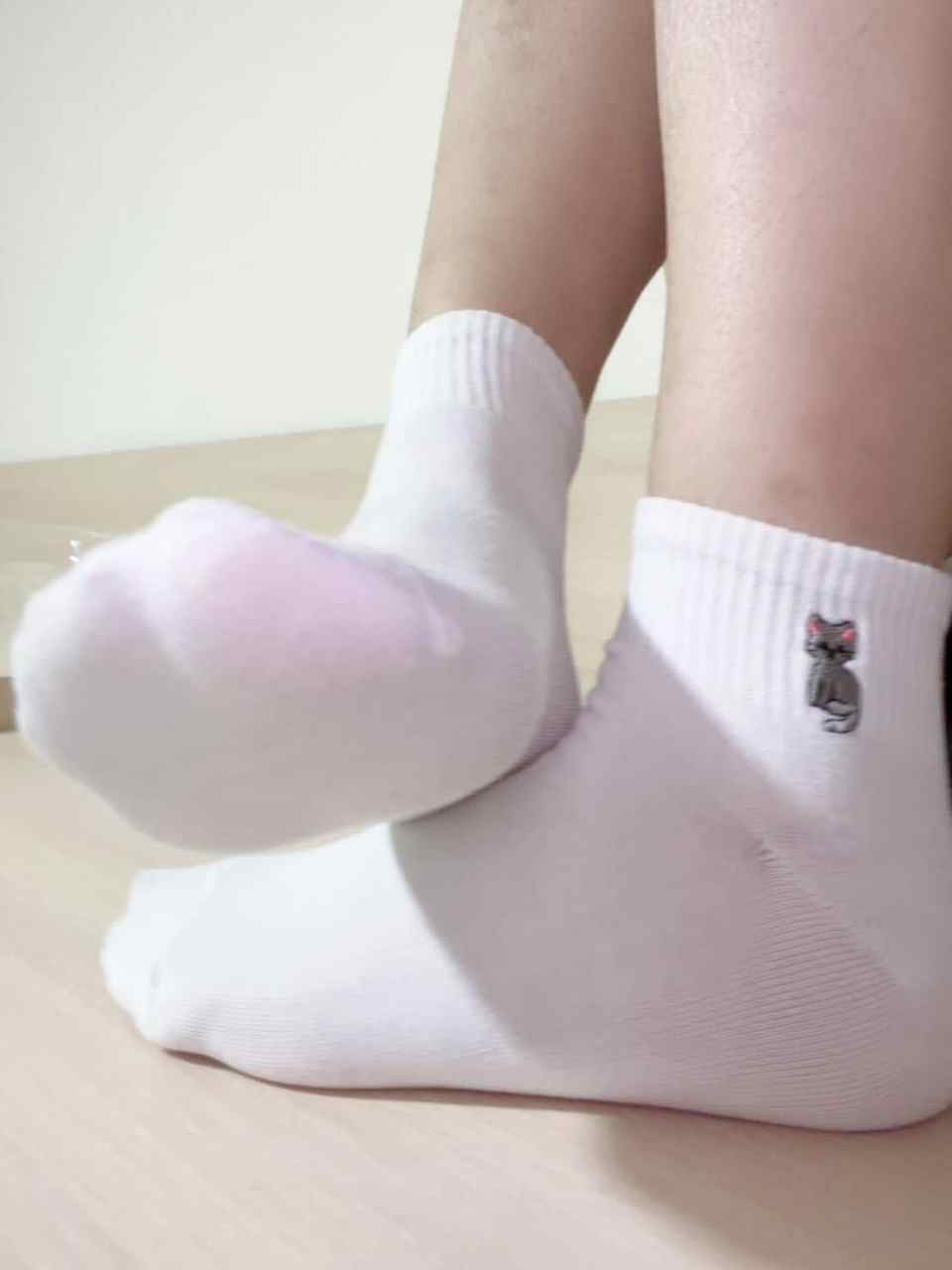 Yuii - Worn Socks Cat Embroidery White Ankle Socks