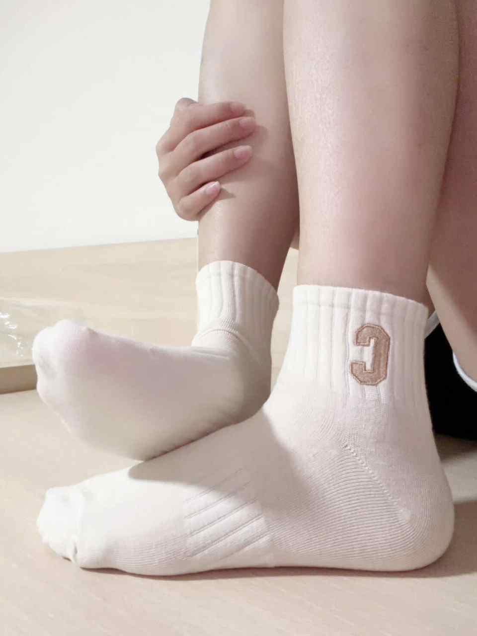 Yuii - Worn Socks Letter Embroidery Beige Ankle Socks