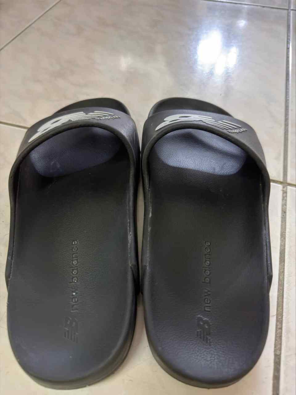 Ciao - Worn New Balance Black Slides
