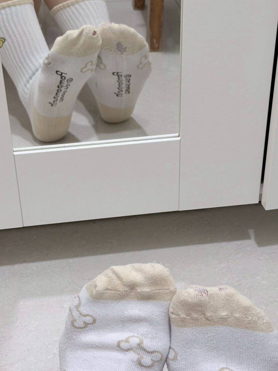 小智 － 原味襪子 布丁狗刺繡 中筒襪