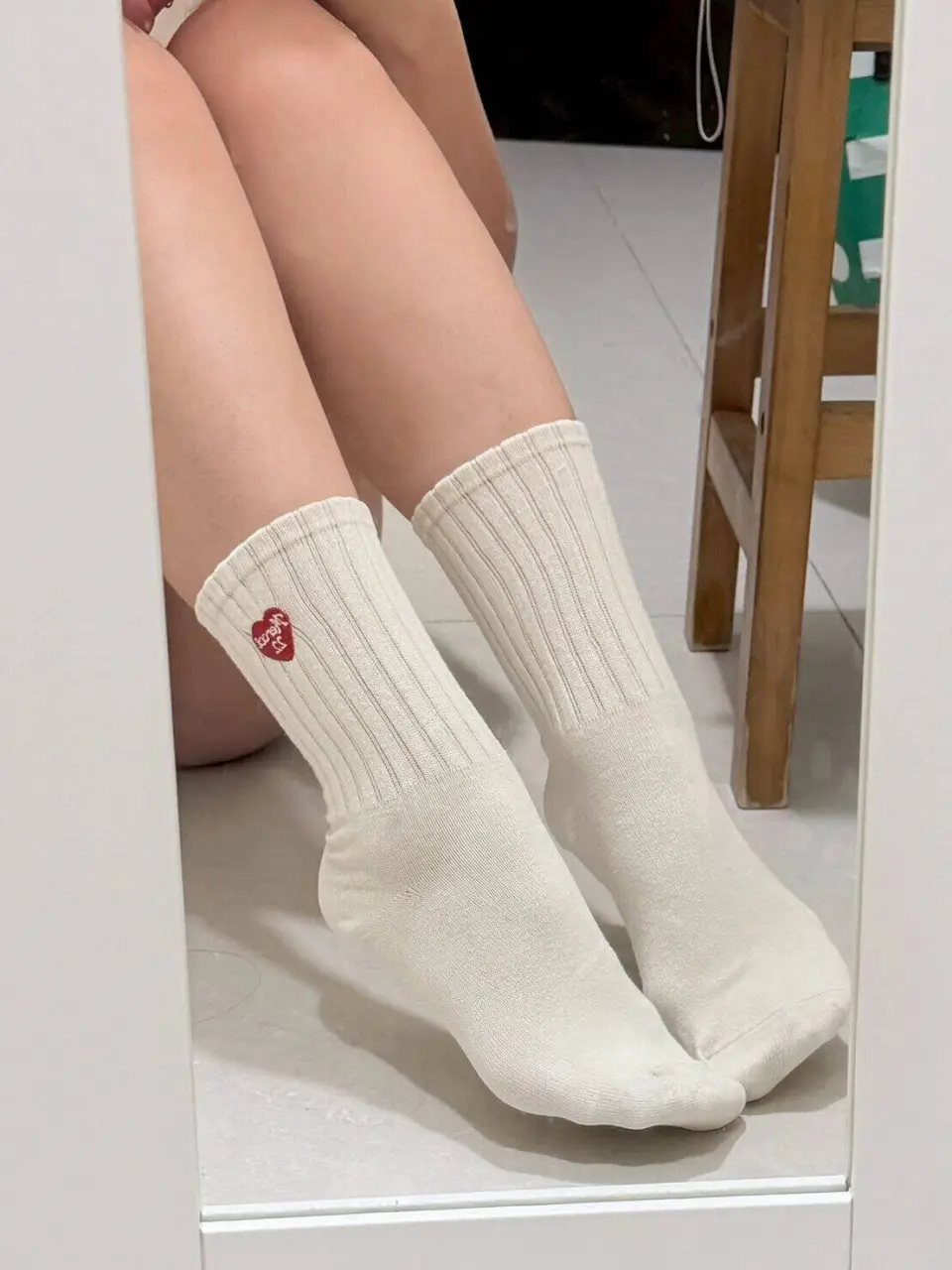 小智 － 原味襪子 愛心刺繡 中筒襪